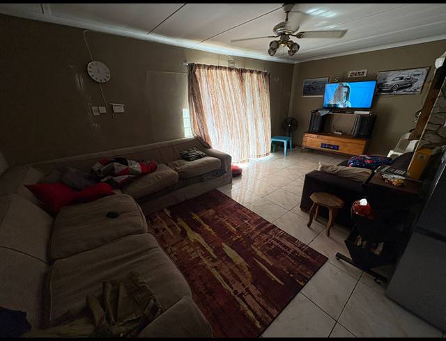 3 BEDROOM HOUSE FOR SALE IN MINNEBRON